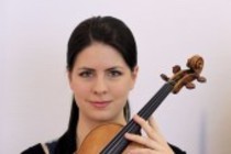 Deutsche Violinistin Anna Sophie Dauenhauer in der Philharmonie Köln (© Thomas Brill)